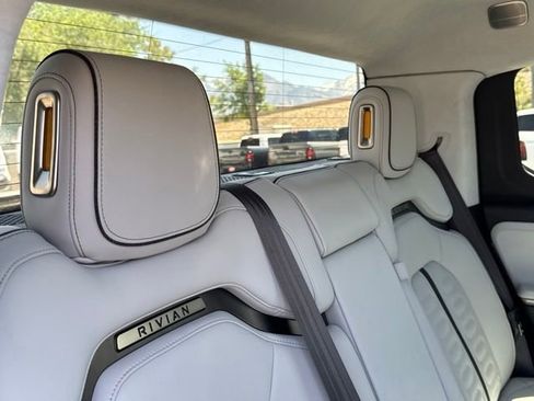 Used 2023 Rivian R1T Adventure AWD/4WD image 17