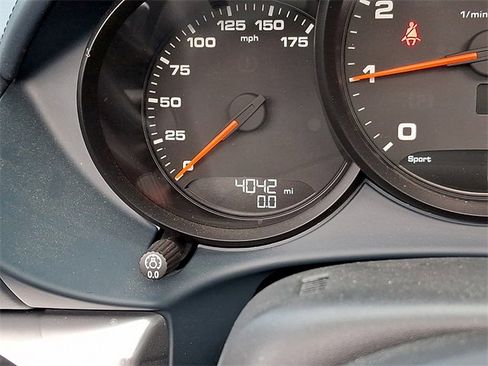 Used 2024 Porsche 718 Boxster image 24