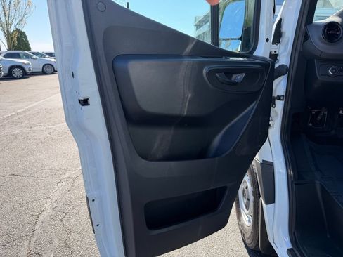 Used 2023 Mercedes-Benz Sprinter 2500 image 4