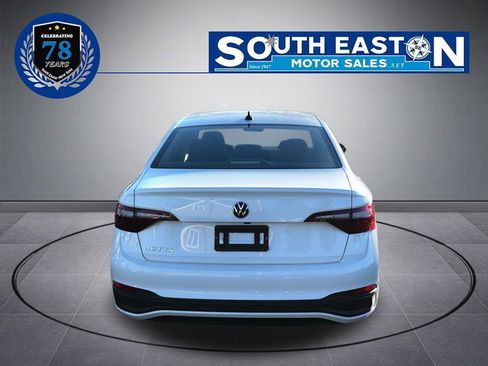 Used 2024 Volkswagen Jetta S image 4