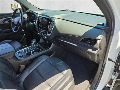 Used 2023 Chevrolet Traverse LT FWD image 20