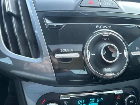 Used 2014 Ford Focus Titanium FWD image 16