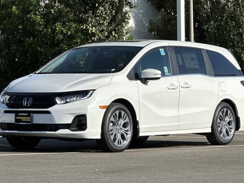 New 2026 Honda Odyssey Touring image 7