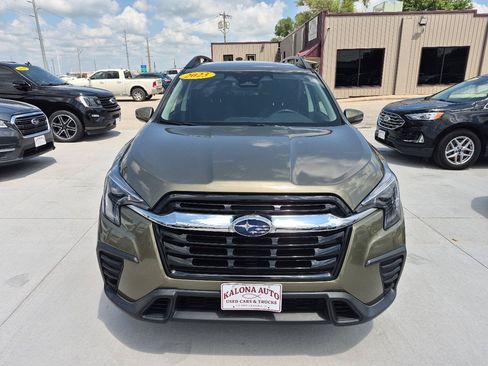 Used 2023 Subaru Ascent Premium w/ Convenience Package AWD/4WD image 3