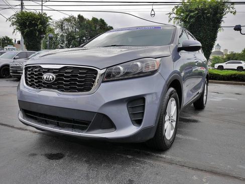 Used 2020 Kia Sorento L FWD image 2