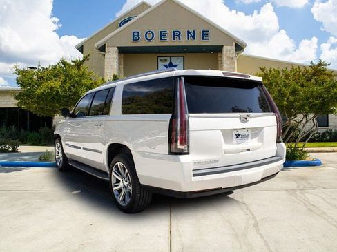 Used 2015 Cadillac Escalade ESV Premium image 3