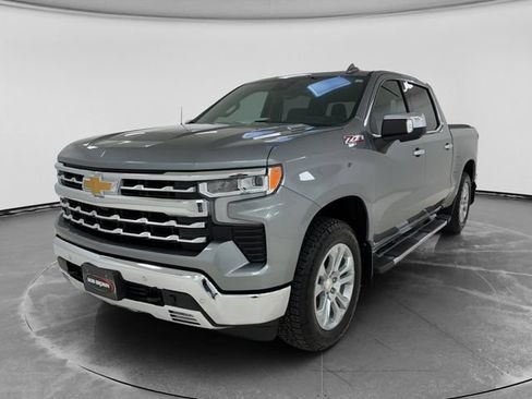 Used 2025 Chevrolet Silverado 1500 LTZ AWD/4WD image 7
