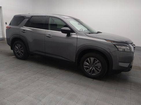 Used 2023 Nissan Pathfinder S FWD image 11