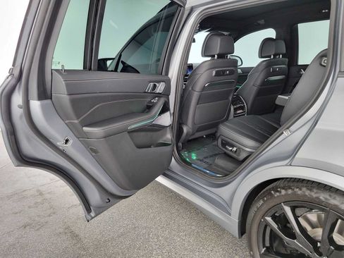 Used 2026 BMW X7 M60i AWD/4WD image 17