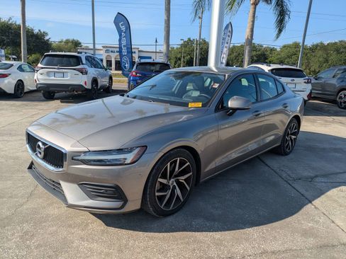 Used 2019 Volvo S60 T6 Momentum w/ Multimedia Package AWD/4WD image 8