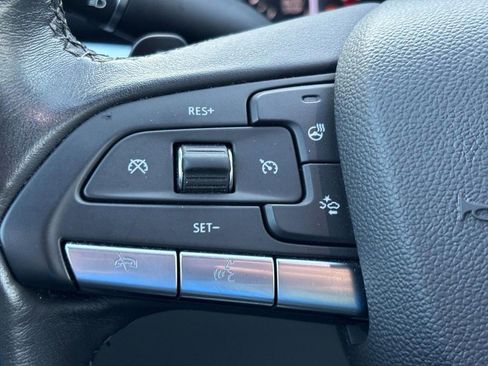 Used 2021 Cadillac XT4 Luxury w/ Cold Weather Package image 17