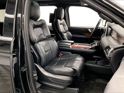 Used 2018 Lincoln Navigator Reserve w/ Technology Package image 8