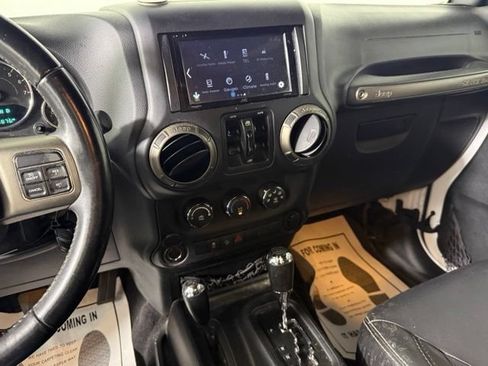 Used 2018 Jeep Wrangler Unlimited Sport AWD/4WD image 28