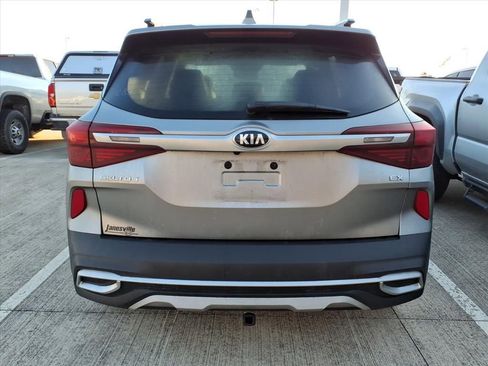 Used 2021 Kia Seltos EX image 7