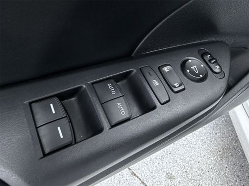 Used 2022 Honda Insight Touring image 18