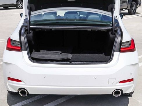 Used 2024 BMW 330e image 24