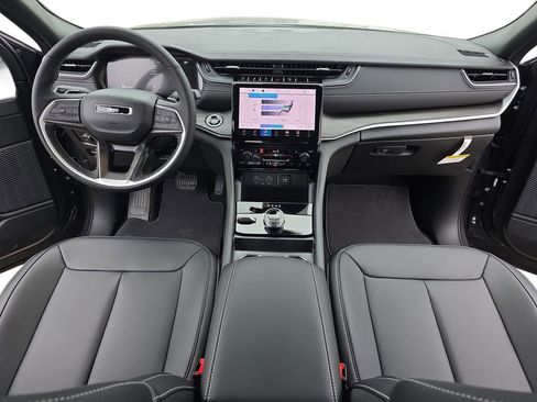 New 2025 Jeep Grand Cherokee L Limited w/ Trailer Tow Package image 9