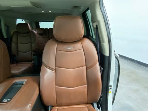 Used 2017 Cadillac Escalade Luxury w/ LPO, Radiant Package AWD/4WD image 22