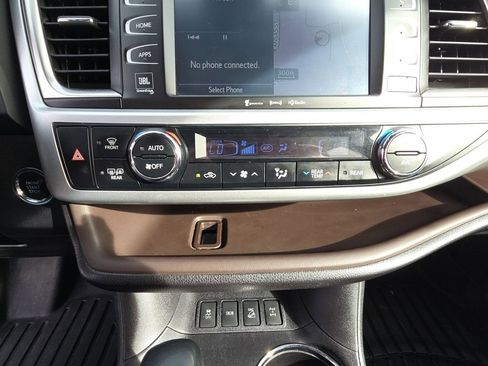 Used 2019 Toyota Highlander Limited Platinum image 23