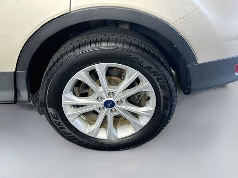 Used 2017 Ford Escape SE w/ SE Leather Comfort Package AWD/4WD image 29