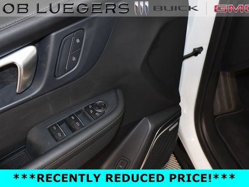 Certified 2025 Buick Enclave Sport Touring AWD/4WD image 9