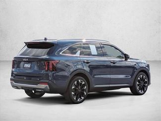 Used 2024 Kia Sorento SX FWD video 3