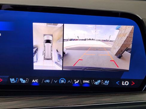 New 2025 Chevrolet Suburban Premier image 13