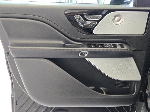 Used 2020 Lincoln Aviator Reserve w/ Equipment Group 202A AWD/4WD image 22
