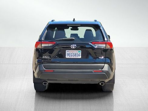 Used 2023 Toyota RAV4 XLE Premium FWD image 5