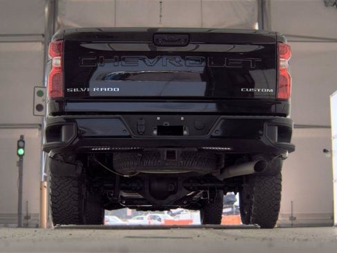 Used 2024 Chevrolet Silverado 2500 Custom w/ Custom Value Package AWD/4WD image 7