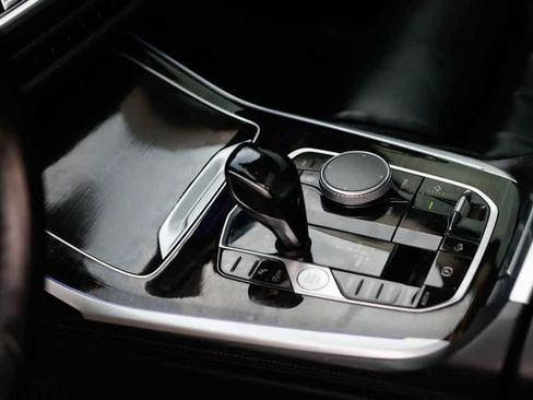 Used 2020 BMW X7 xDrive40i w/ Cold Weather Package image 44