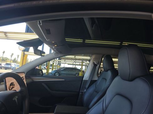 Used 2023 Tesla Model Y Long Range image 21