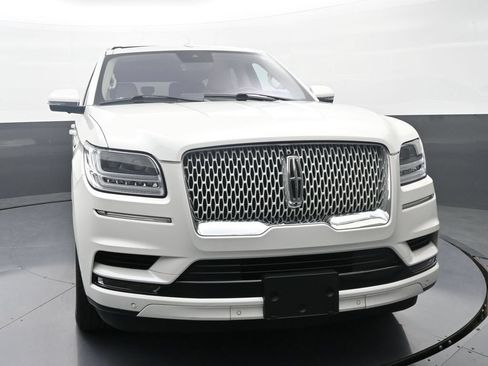 Used 2020 Lincoln Navigator Reserve w/ Equipment Group 208A Reserve AWD/4WD image 2