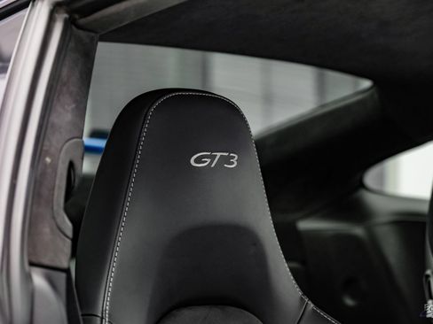 Used 2018 Porsche 911 GT3 RWD image 57