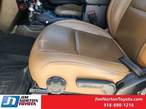 Used 2022 Jeep Wrangler Unlimited Rubicon 4xe w/ Cold Weather Group AWD/4WD image 25