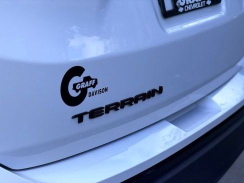 Used 2023 GMC Terrain SLE w/ Driver Convenience Package FWD image 30
