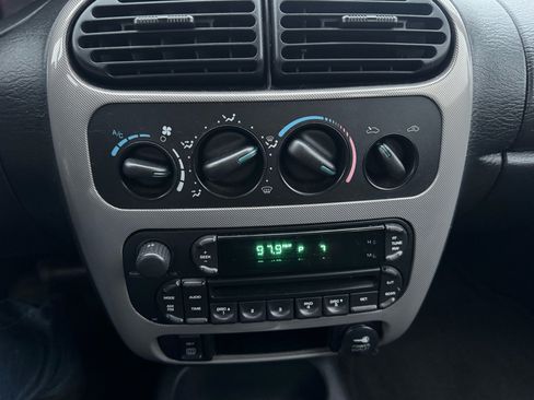 Used 2005 Dodge Neon SXT image 16