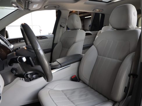 Used 2015 Mercedes-Benz GL 450 4MATIC image 6