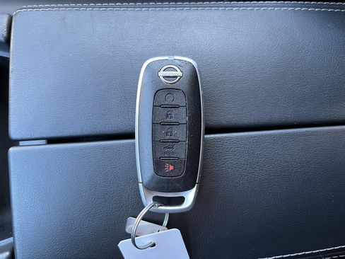 Used 2023 Nissan Rogue SV w/ SV Premium Package image 34