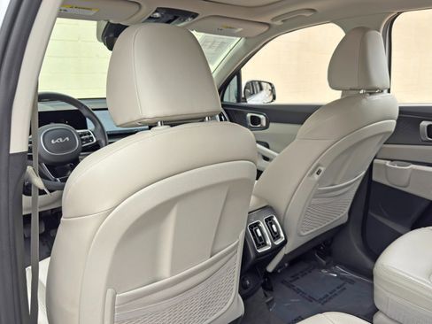 Used 2025 Kia Sorento EX w/ Panoramic Sunroof Package FWD image 38