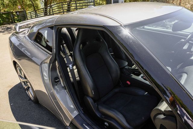 Used 2011 Nissan GT-R Premium AWD/4WD image 31