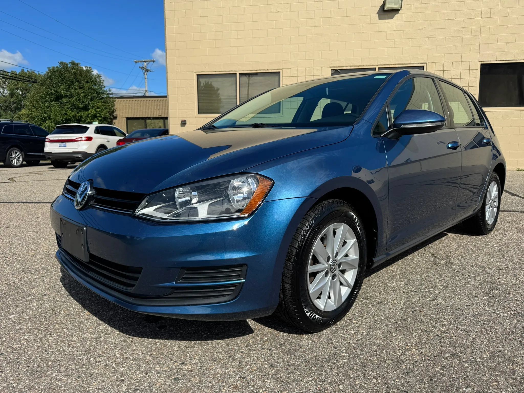 Used 2017 Volkswagen Golf SEL FWD image 3
