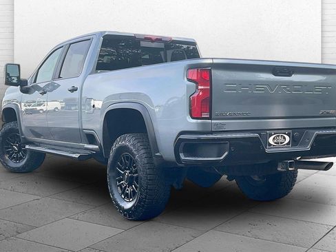 Used 2025 Chevrolet Silverado 2500 ZR2 AWD/4WD image 11