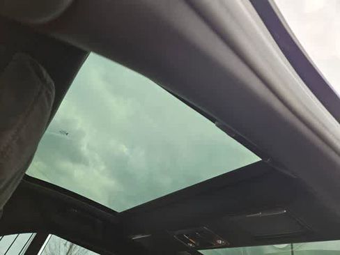 Used 2024 Bentley Flying Spur W12 image 22