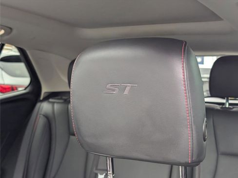 Used 2023 Buick Envision Essence w/ Sport Touring Package image 22