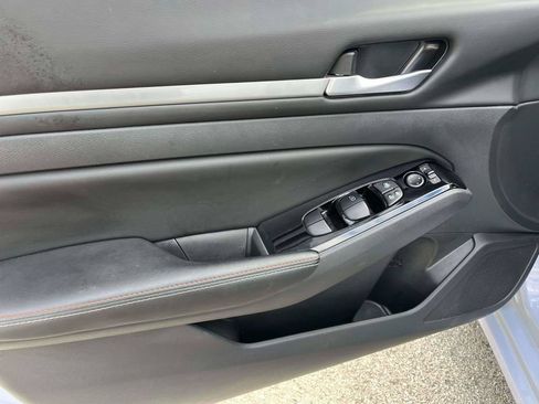 Used 2024 Nissan Altima 2.5 SR w/ SR Premium Package FWD image 12