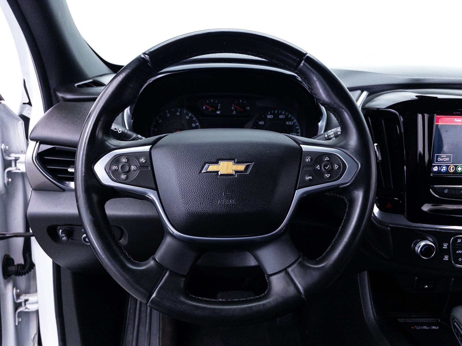 Used 2023 Chevrolet Traverse LT w/ LPO, Cargo Package FWD image 28
