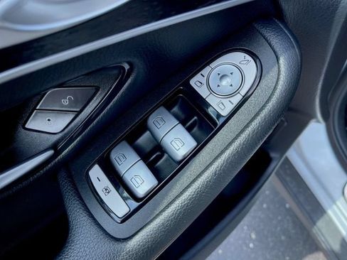 Used 2021 Mercedes-Benz GLC 300 4MATIC image 24