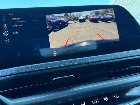 Used 2025 Cadillac XT4 Premium Luxury FWD image 22