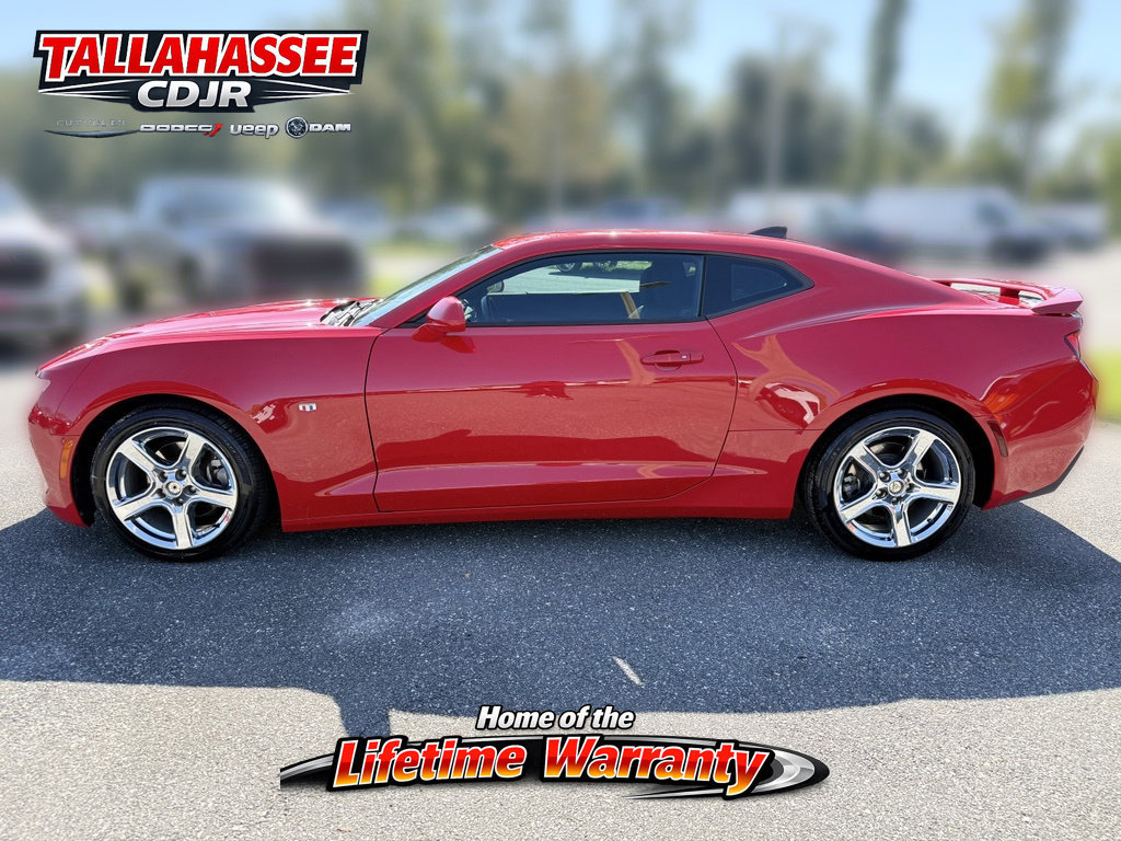 Used 2018 Chevrolet Camaro LT w/ Technology Package RWD image 9
